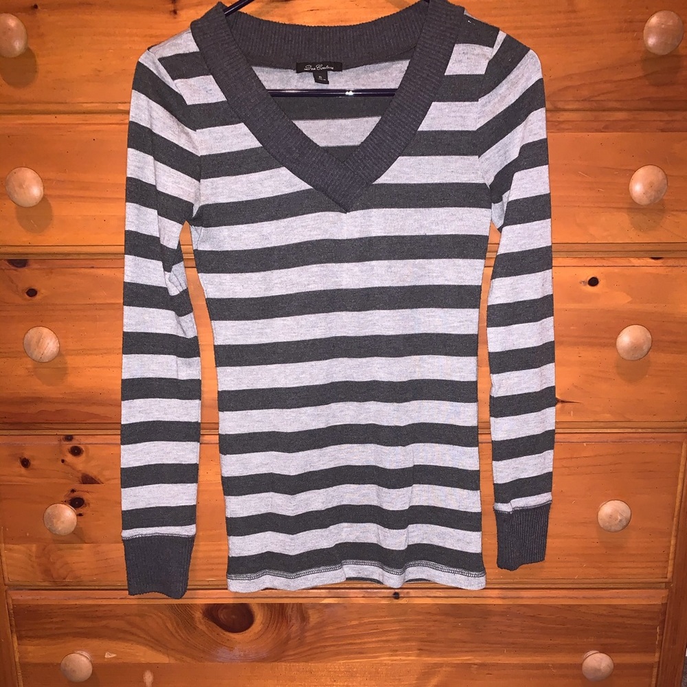 🔥 3/$20 V-Neck Striped Sweater